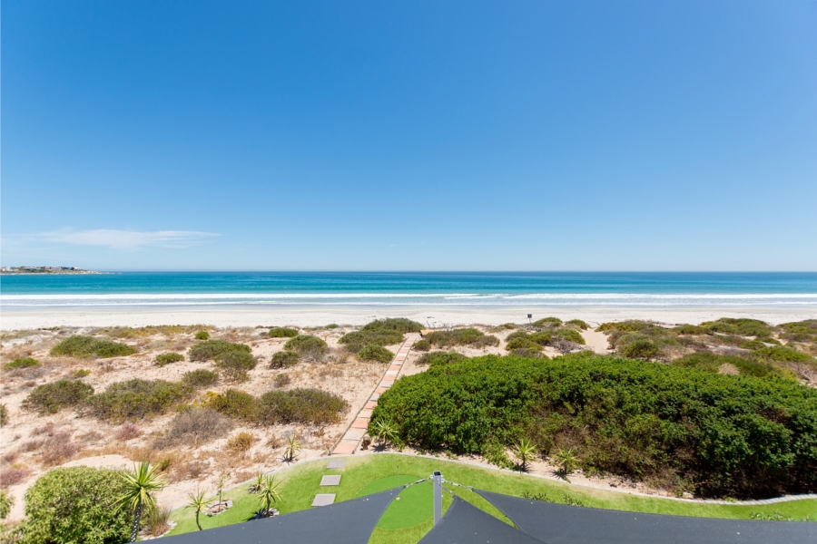 5 Bedroom Property for Sale in Golden Mile Western Cape